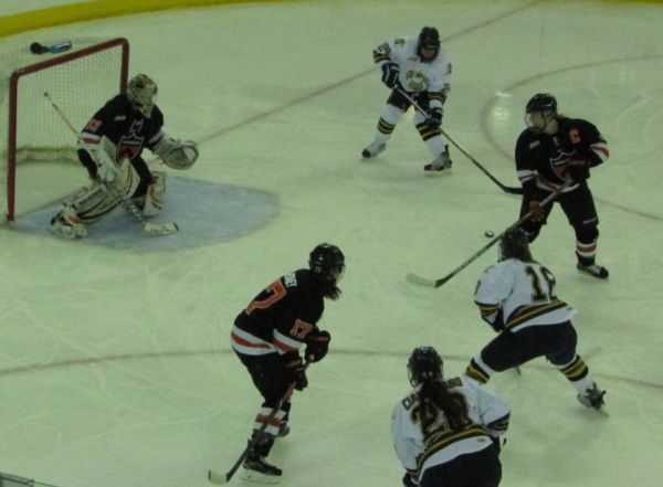 Women’s Hockey: Quinnipiac downs Princeton to&nbsp;advance.