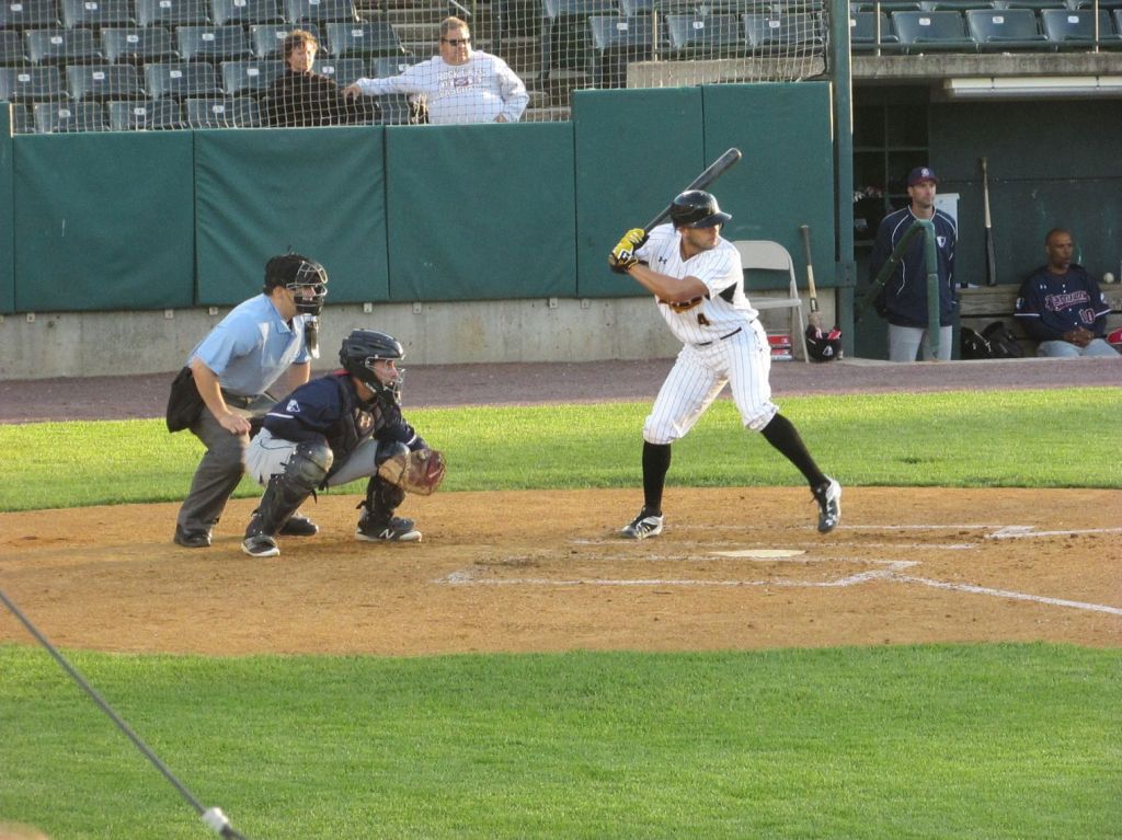 Bees Come Back from 6 Runs Down, Win&nbsp;7-6