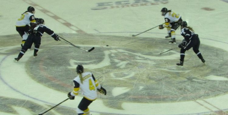 Hockey: Yale v.&nbsp;Quinnipiac